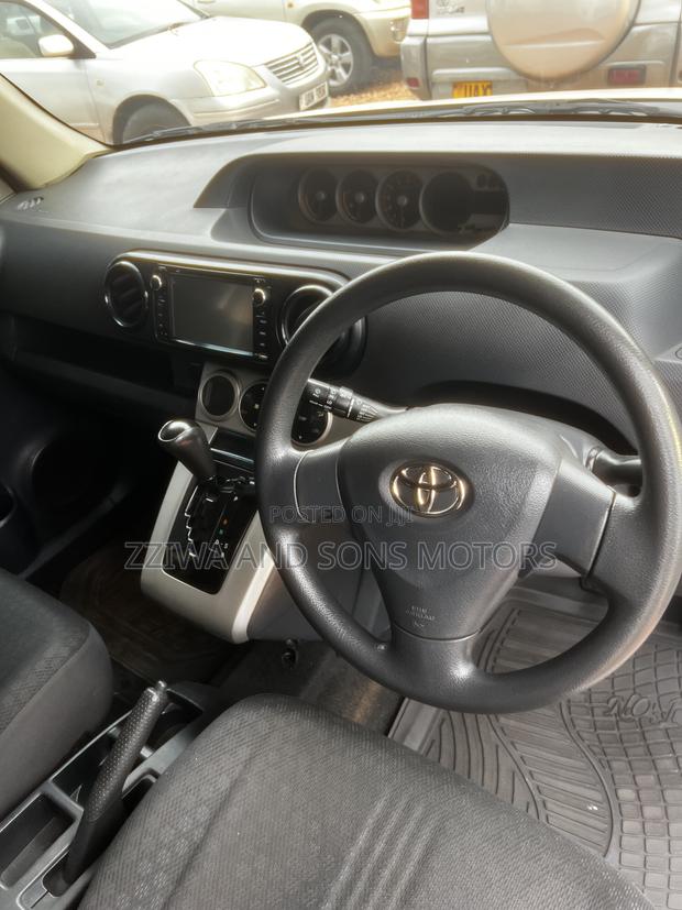 Toyota Corolla Rumion Hatchback 1.8 AWD 2011 White