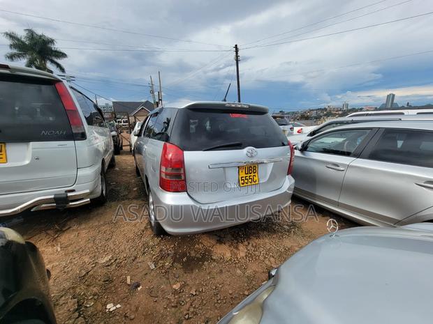Toyota Wish 2006 Silver