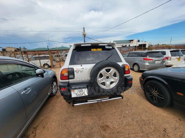 Toyota RAV4 1999 Silver