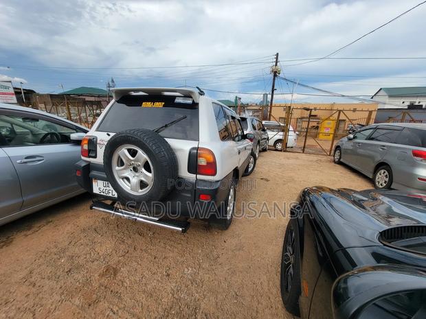 Toyota RAV4 1999 Silver