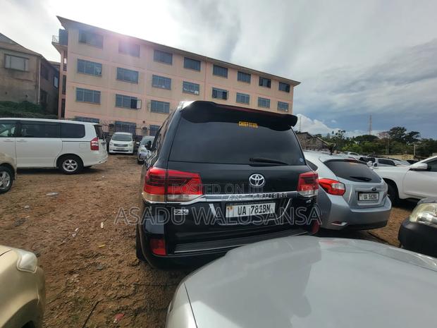 Toyota Land Cruiser 2015 Black