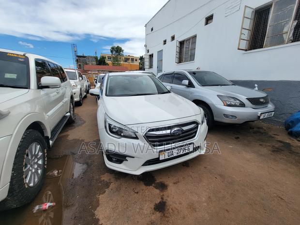 Subaru Legacy 2017 White
