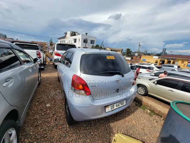 Toyota Vitz 2008 Gray