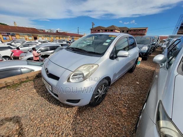 Toyota Vitz 2008 Gray