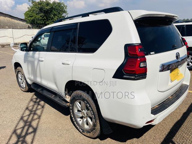 Toyota Land Cruiser Prado 2.7 2018 White