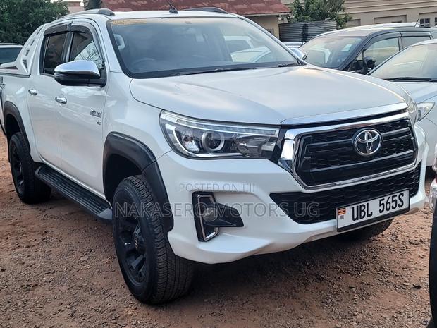 Toyota Hilux Revo Double Cab Deisel 2.8 RWD 2018 White
