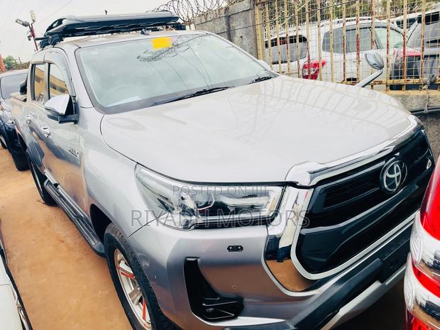 Toyota Hilux 2020 Silver