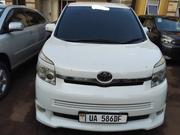 Toyota Voxy 2014 White for sale