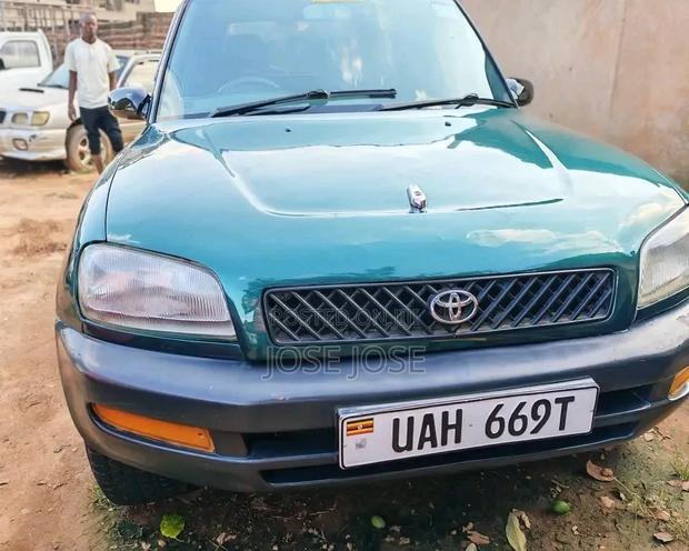 Toyota RAV4 2001 Green