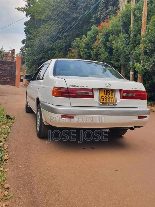 Toyota Premio 2001
