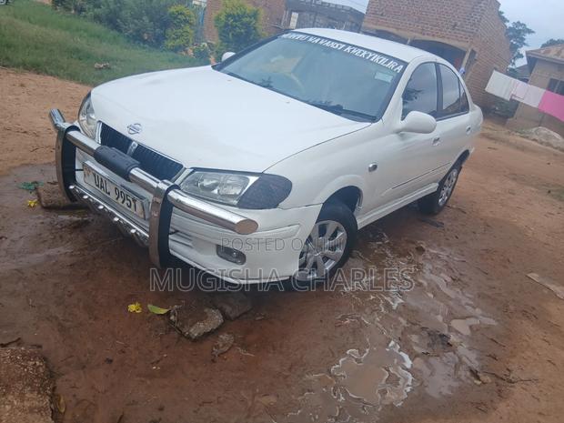 Nissan Bluebird 2011 Pearl