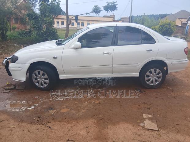 Nissan Bluebird 2011 Pearl