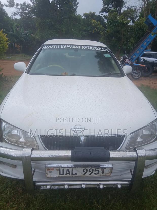 Nissan Bluebird 2011 Pearl