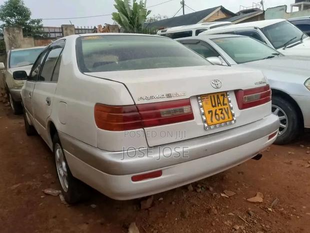 Toyota Premio 2001