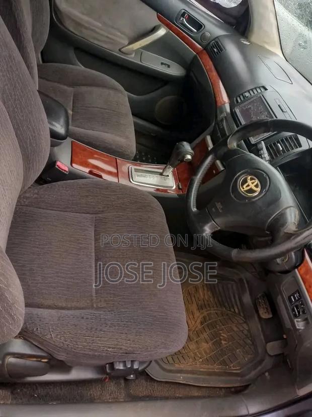 Toyota Premio 2005