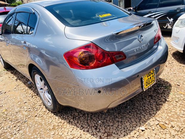 Nissan Skyline 2009 Gray