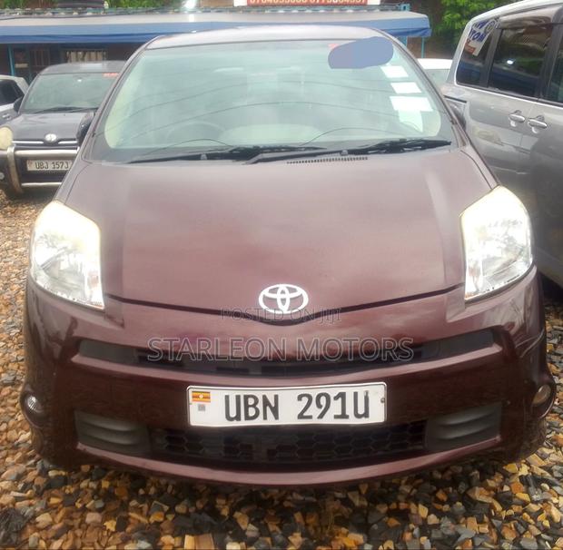 Toyota Passo Sette 2010 Maroon