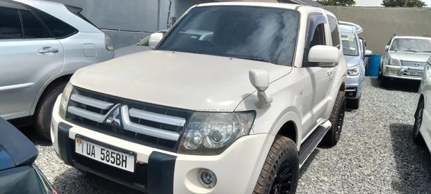 Mitsubishi Pajero 2007 White