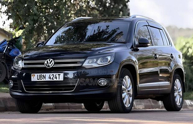 Volkswagen Tiguan 2.0 S Automatic 2012 Black