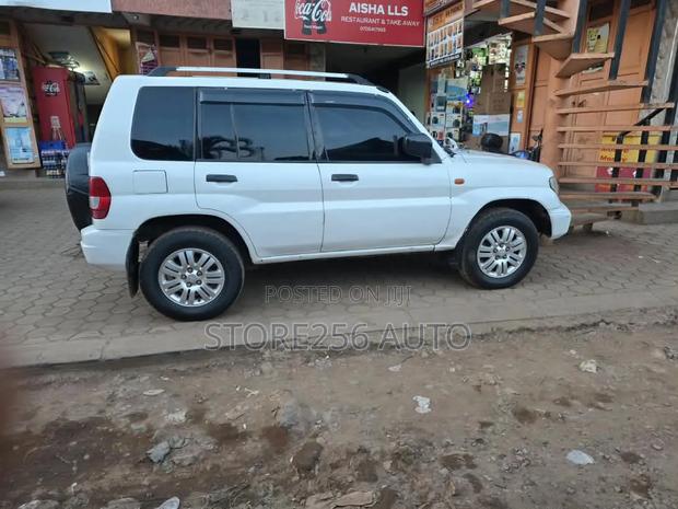 Mitsubishi Pajero IO 1998 White