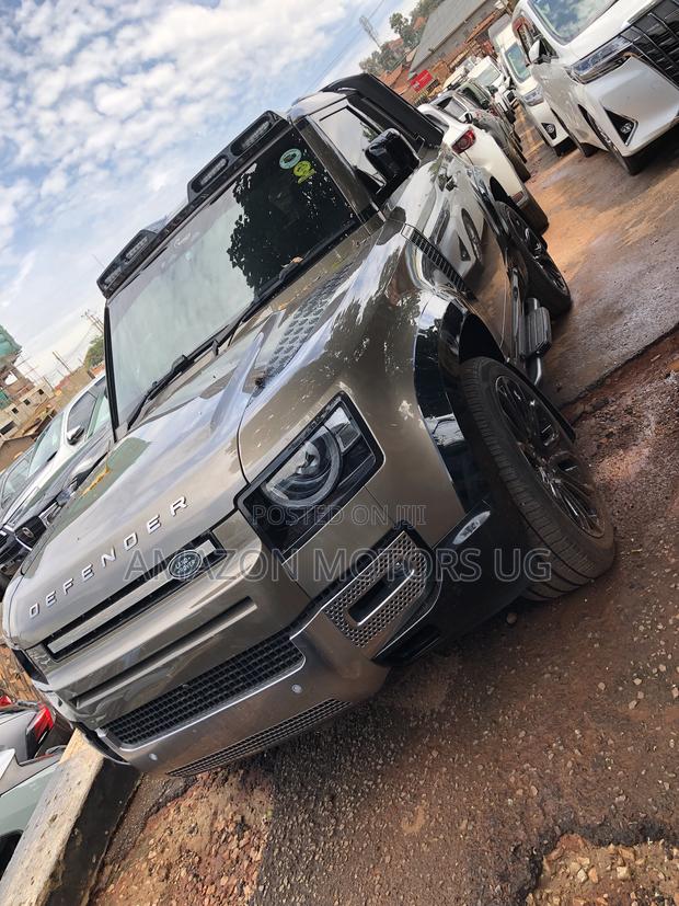 Land Rover Defender S 2021 Beige