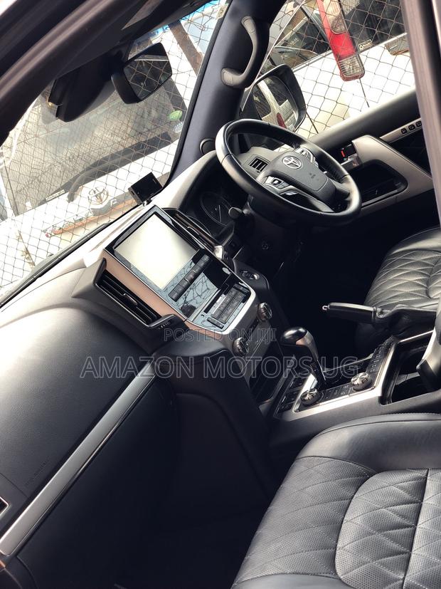 Toyota Land Cruiser 4.6 V8 ZX 2017 Black