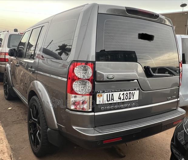 Land Rover Discovery 2011 Gray