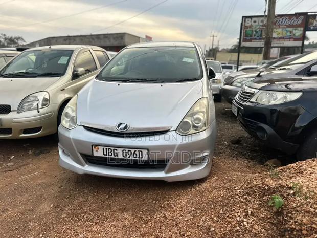 Toyota Wish 2003 Silver