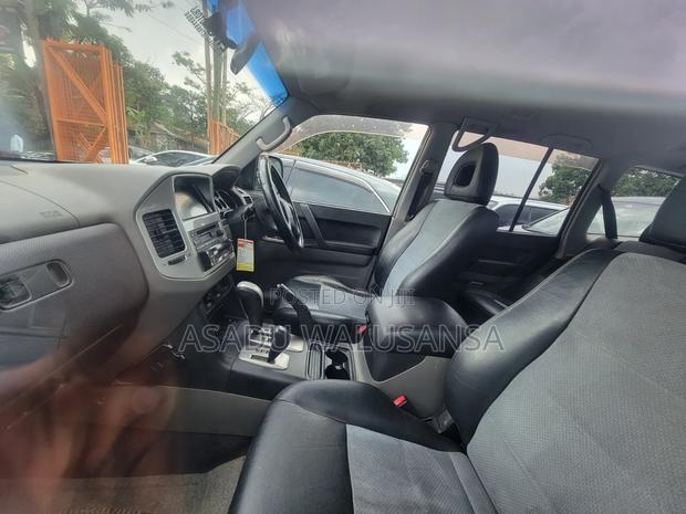 Mitsubishi Pajero 2008 Silver