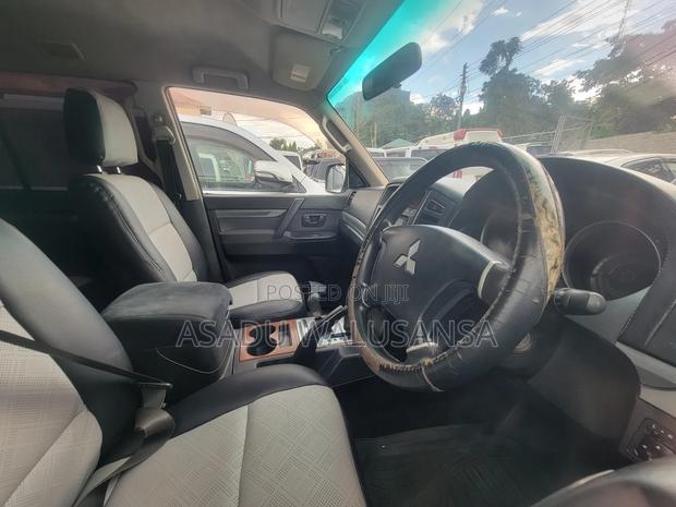 Mitsubishi Pajero 2012 White