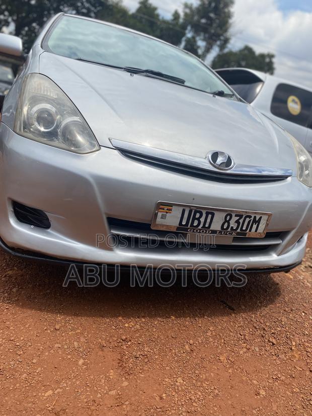 Toyota Wish 2006 Silver