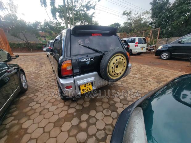 Toyota RAV4 1999 Gray