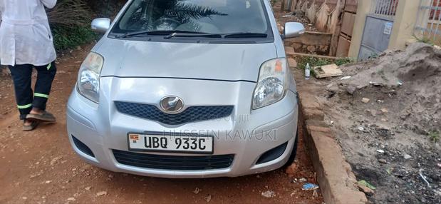 Toyota Vitz 2006 Silver