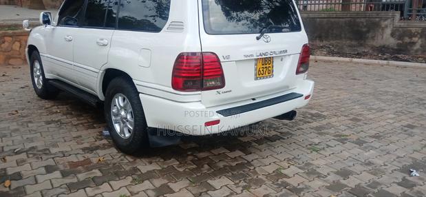 Toyota Land Cruiser 2004 White