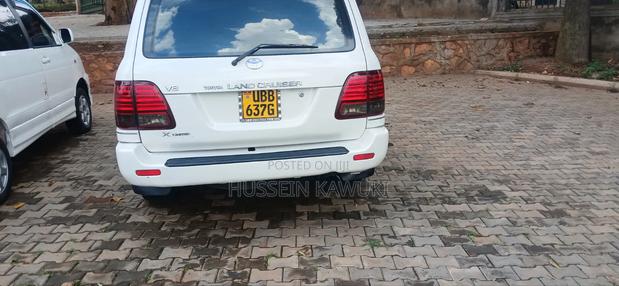 Toyota Land Cruiser 2004 White