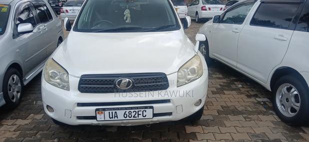 Toyota RAV4 2011 White