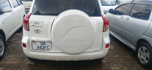 Toyota RAV4 2011 White
