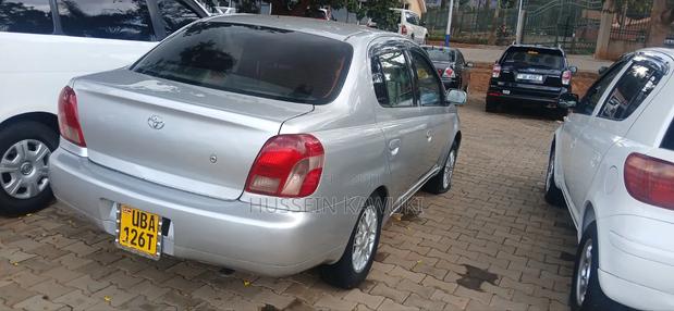 Toyota Platz 2003 Silver