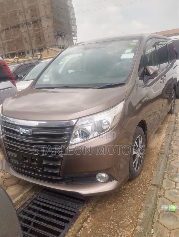 Toyota Noah 2014 Brown