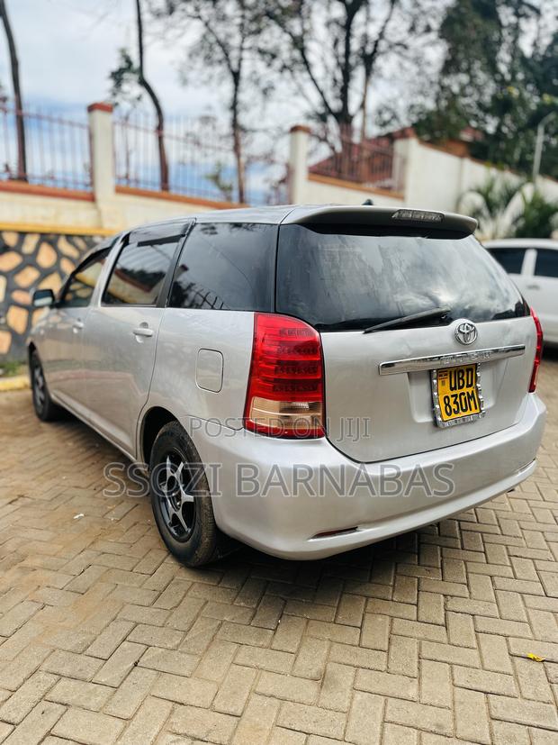 Toyota Wish 2005 Silver