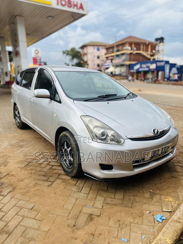 Toyota Wish 2005 Silver