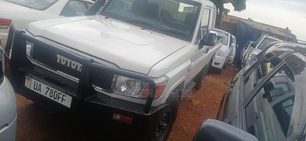 Toyota Land Cruiser 2016 White