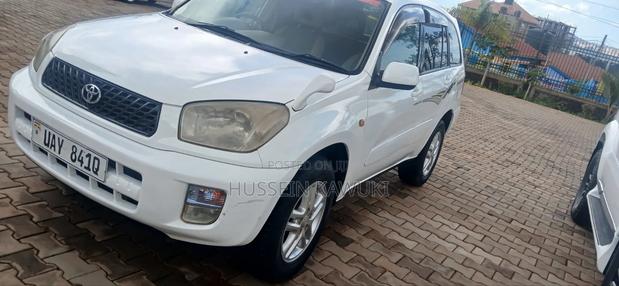 Toyota RAV4 Automatic 2003 White