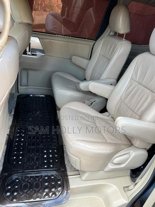 Toyota Noah 2012 Black