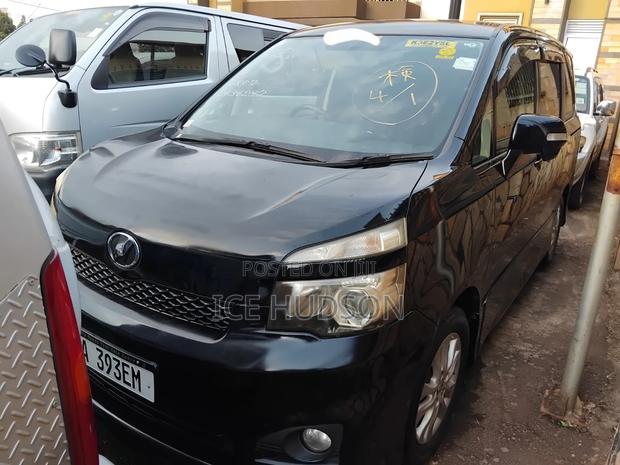 Toyota Voxy 2013 Black