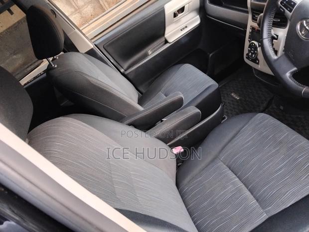 Toyota Voxy 2013 Black