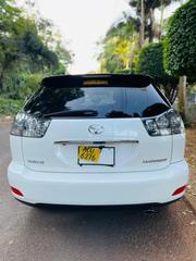 Toyota Harrier 2011 White for sale