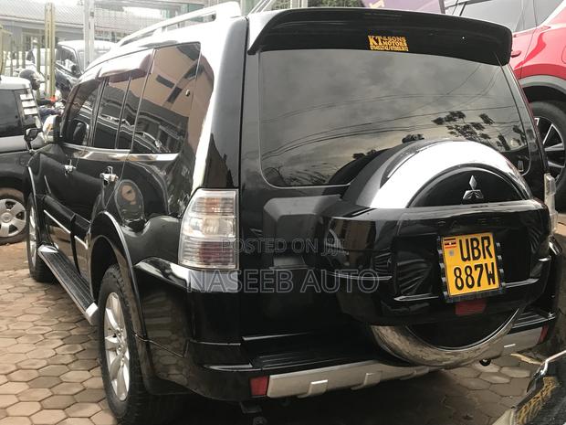 Mitsubishi Pajero 2010 Black