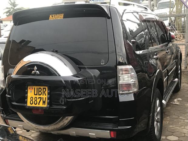 Mitsubishi Pajero 2010 Black