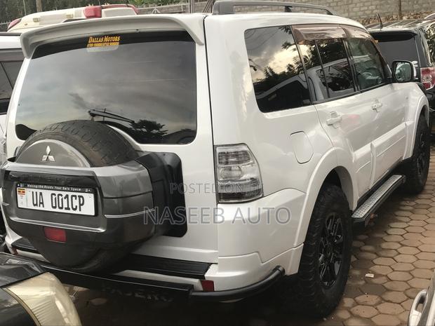Mitsubishi Pajero 2009 White